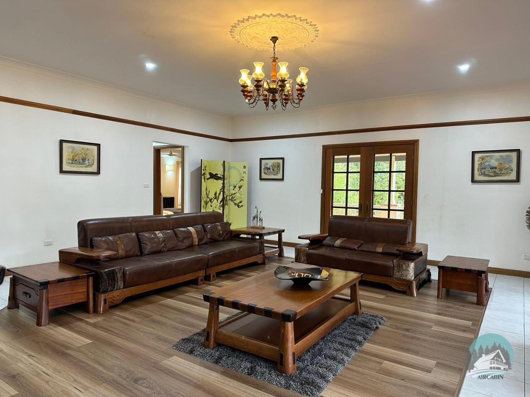 Aircabin - KANGY ANGY - Rural Retreat 4 Bedrooms