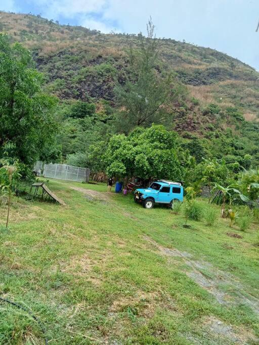 The White House Pundaquit, Zambales