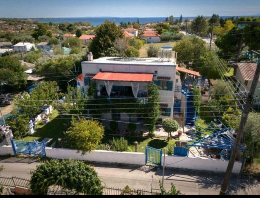 Myconian de Angelo photo 2