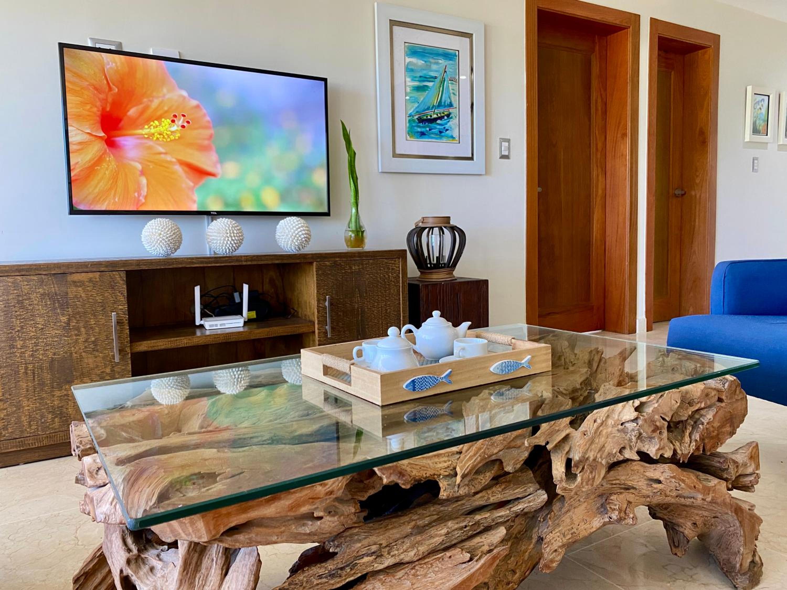 Blue View Beachfront Apartment with Ocean View