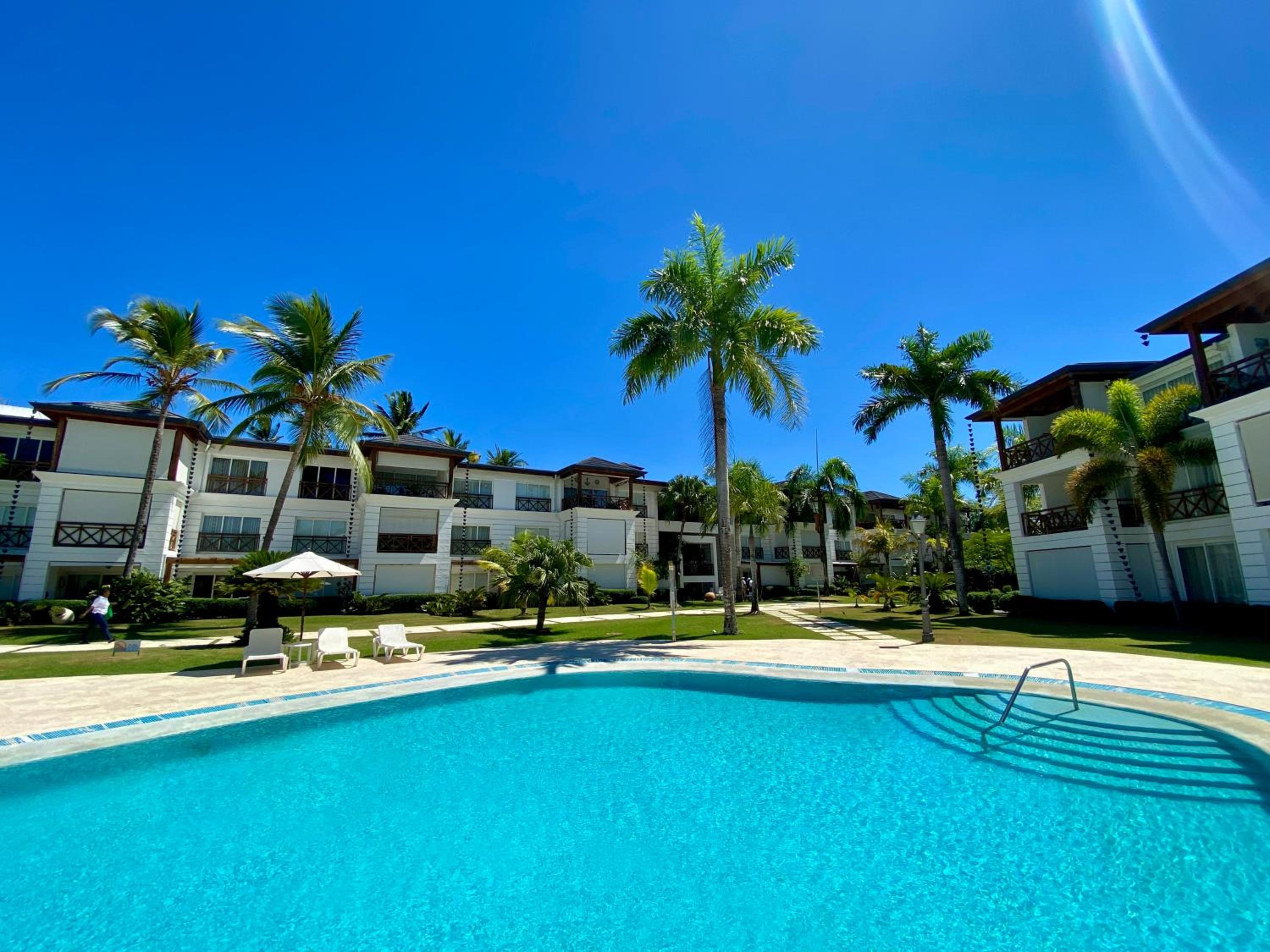 Blue View Beachfront Apartment with Ocean View