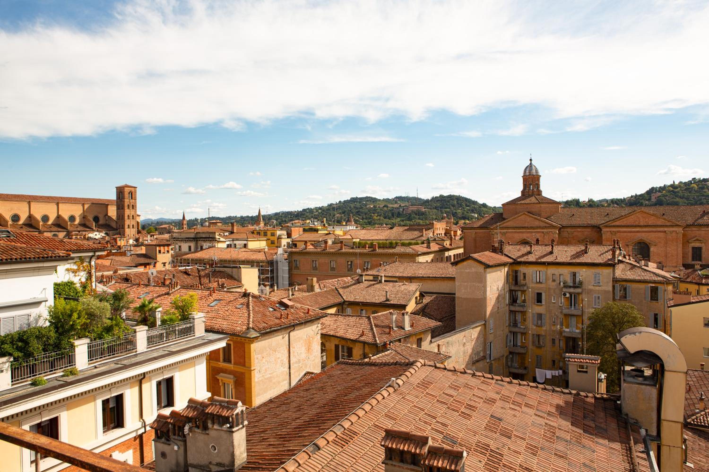 ENJOY - Luxury Experience Apartment in the heart of Bologna photo 2