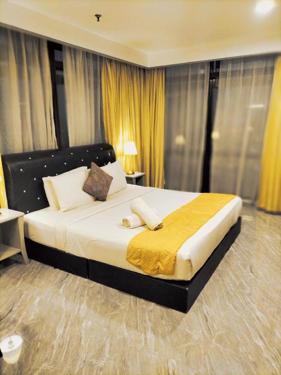 Global tourism services suite at times square