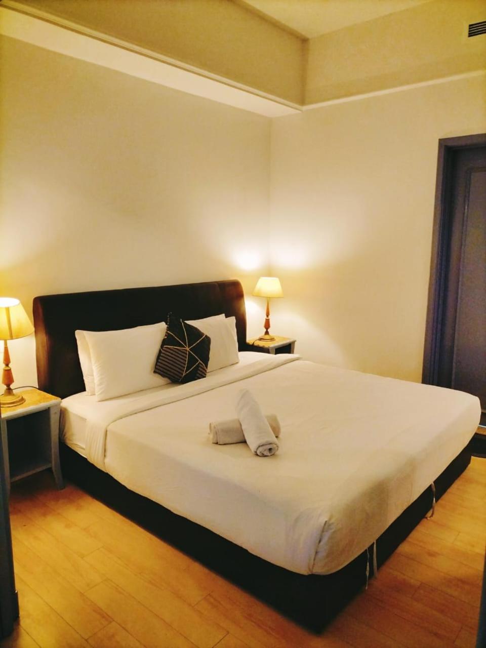 Global tourism services suite at times square