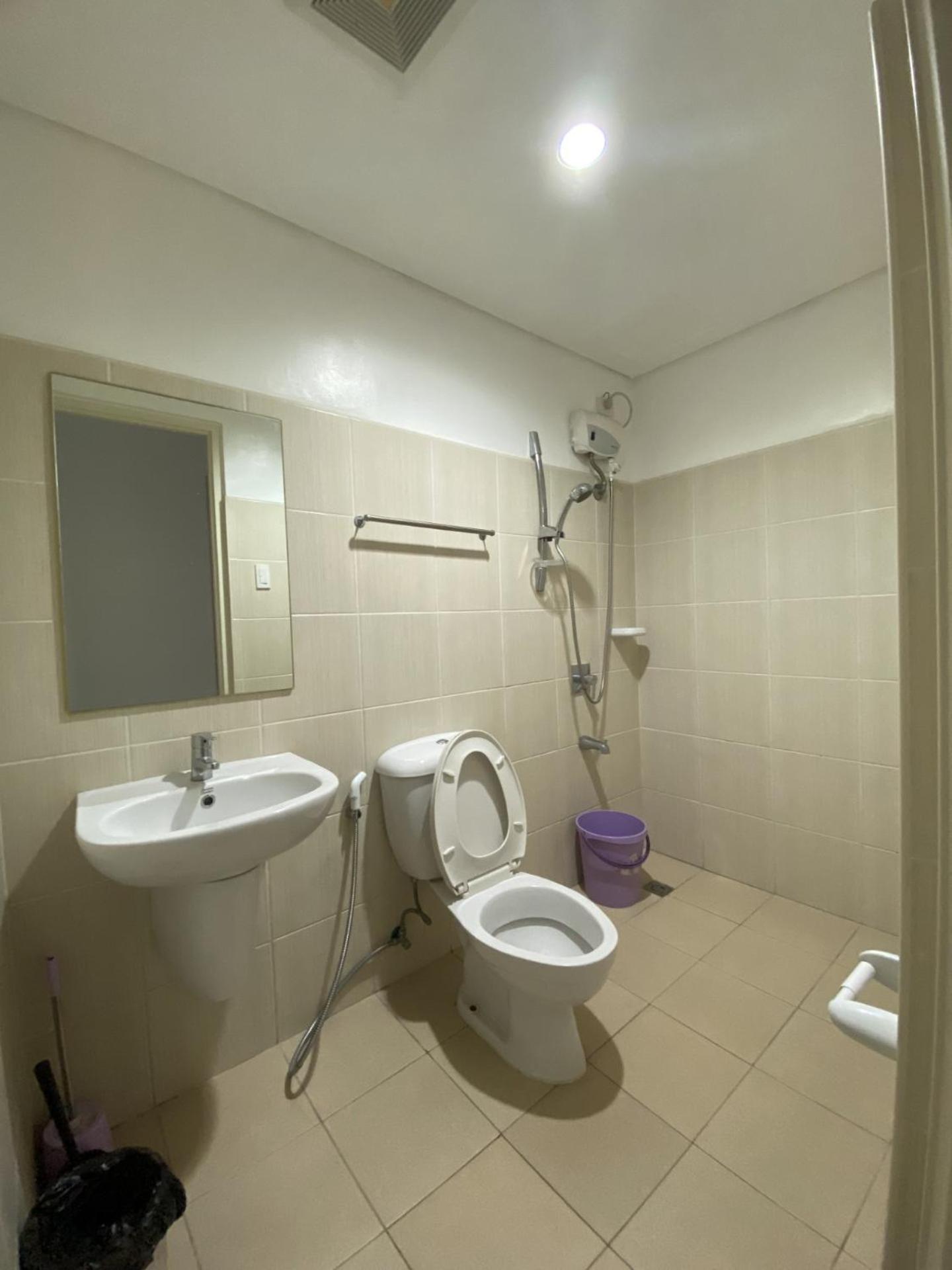 Roxas Blvd Stunning Studio Condo Near US Embassy view 5