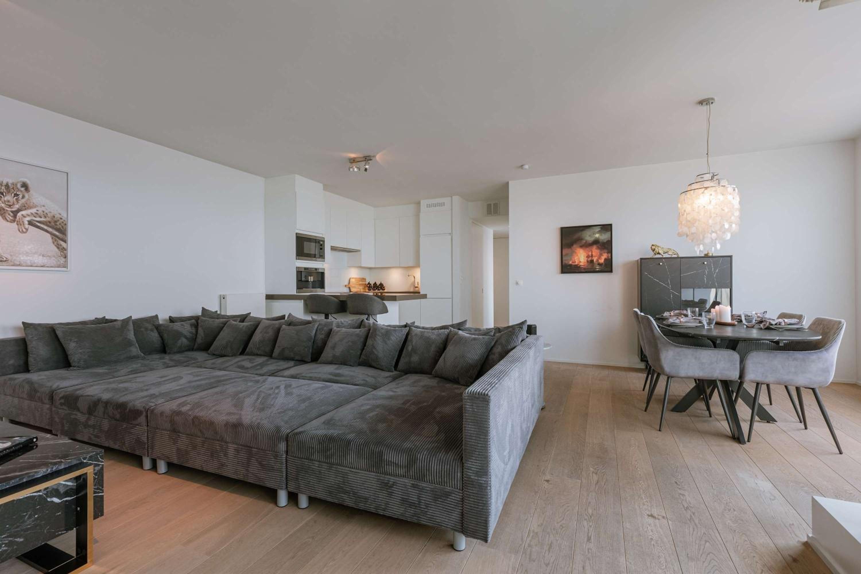 Modern Antwerp Apartment with City Views & 2 Bedrooms