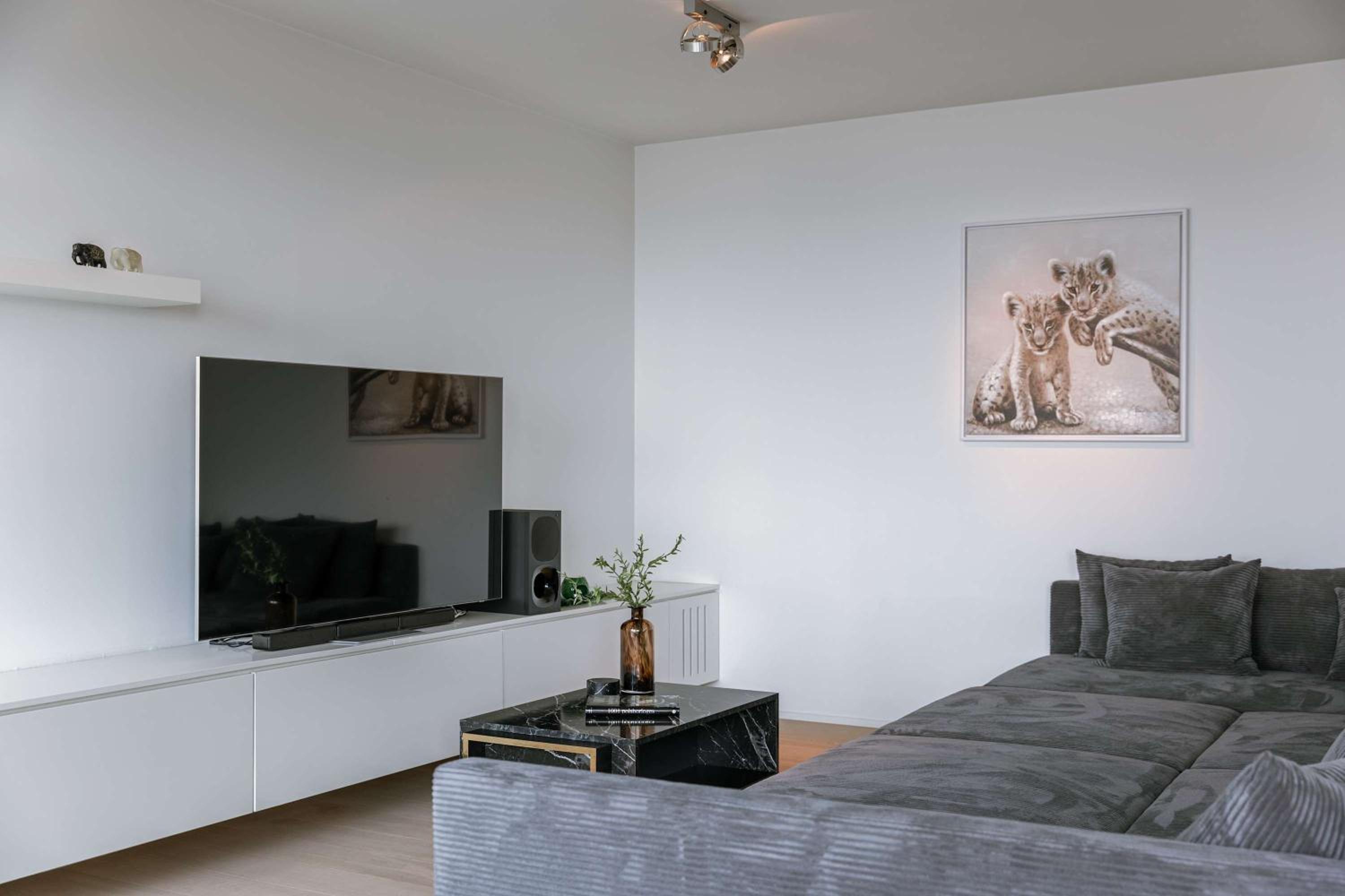 Modern Antwerp Apartment with City Views & 2 Bedrooms