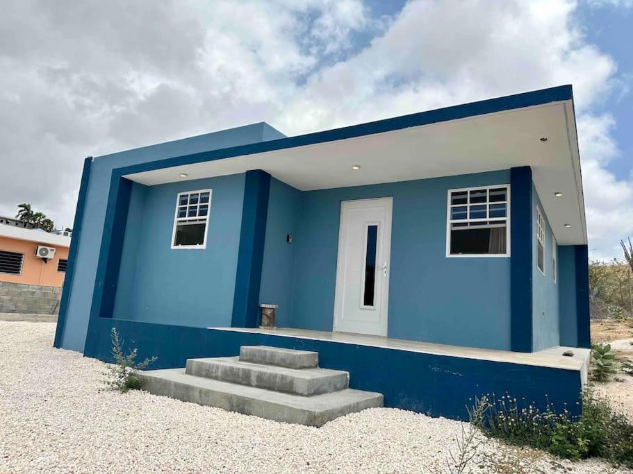 Cozy 3 Bedroom 2 bath home with patio