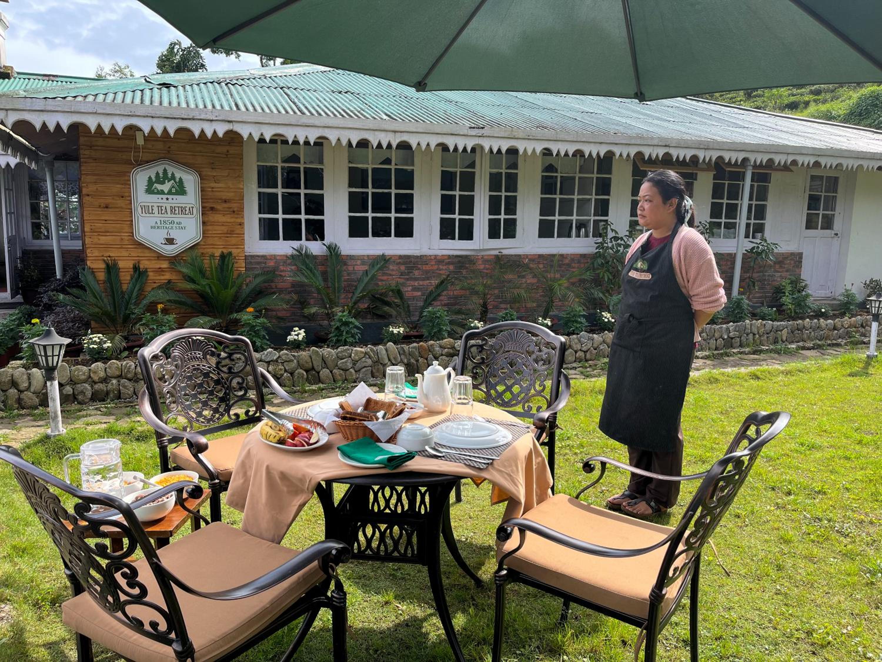 Yule Tea Retreat, Darjeeling view 2