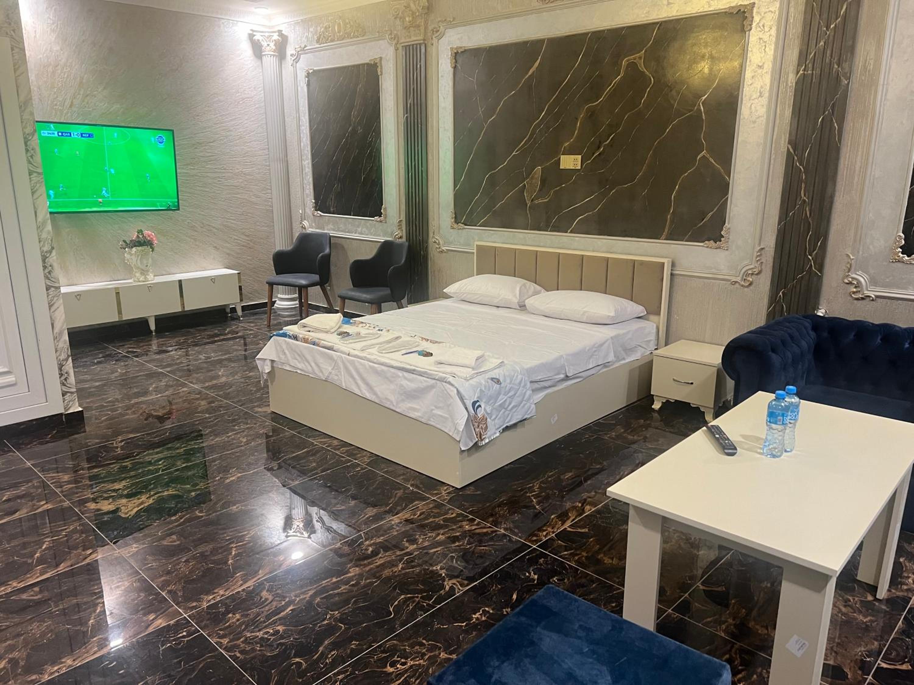 ECO Hotel & Hostel
