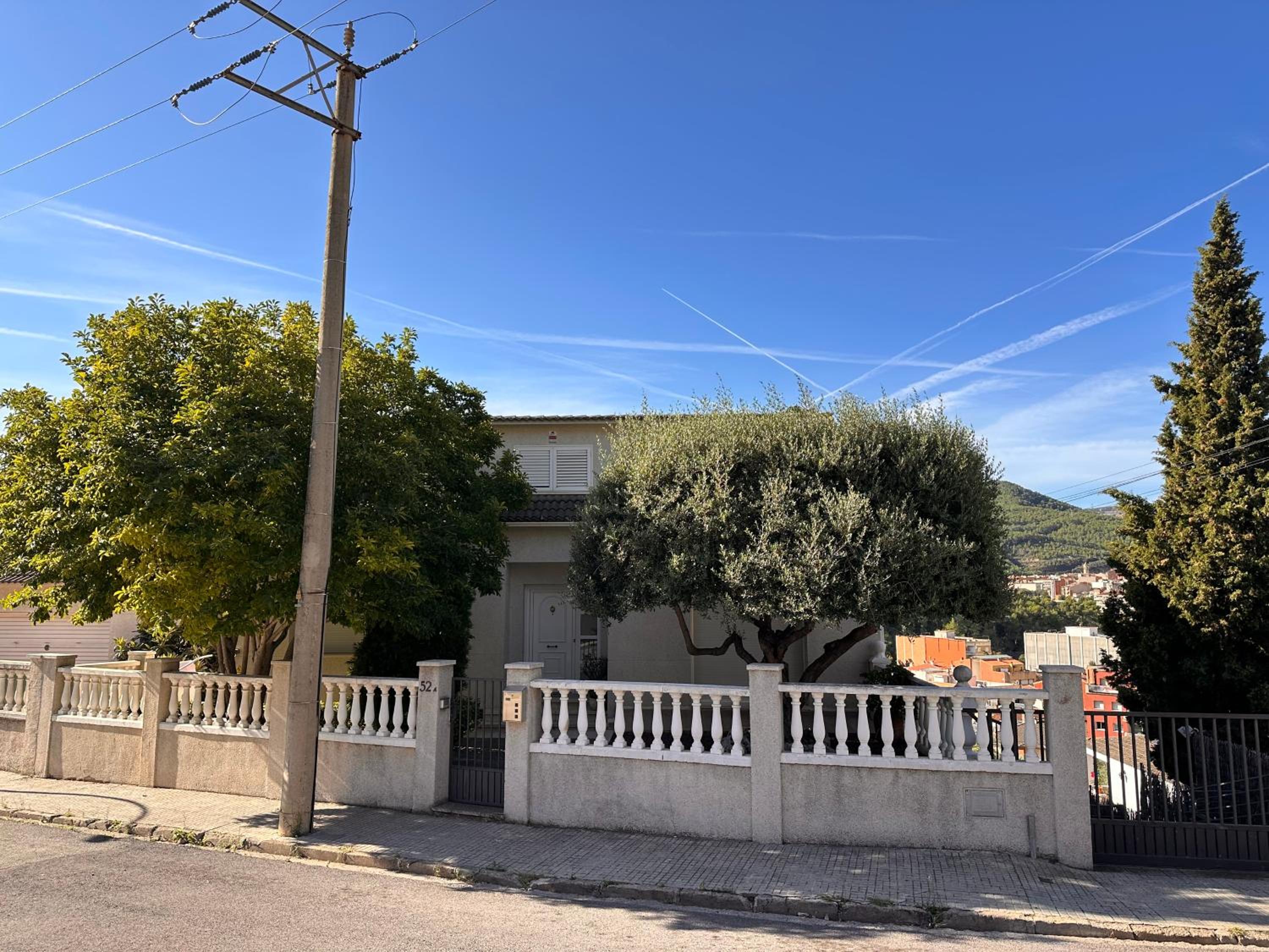 Sunny forest Villa near Barcelona