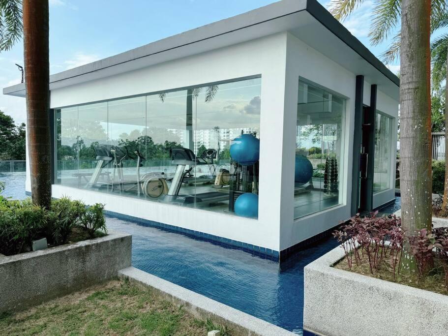 2BR Sky 5pax Creamy Style JB Bukit Indah Lotus Aeon