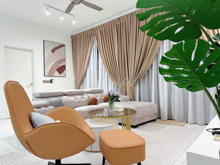 2BR Sky 5pax Creamy Style JB Bukit Indah Lotus Aeon