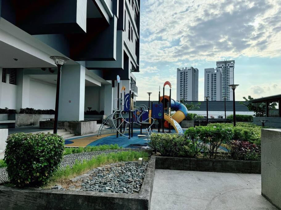 2BR Sky 5pax Creamy Style JB Bukit Indah Lotus Aeon