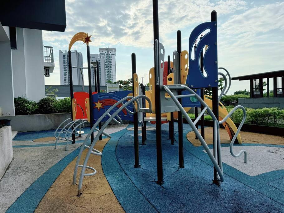 2BR Sky 5pax Creamy Style JB Bukit Indah Lotus Aeon