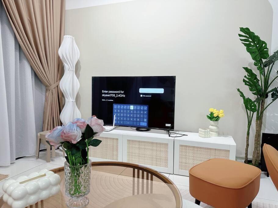 2BR Sky 5pax Creamy Style JB Bukit Indah Lotus Aeon