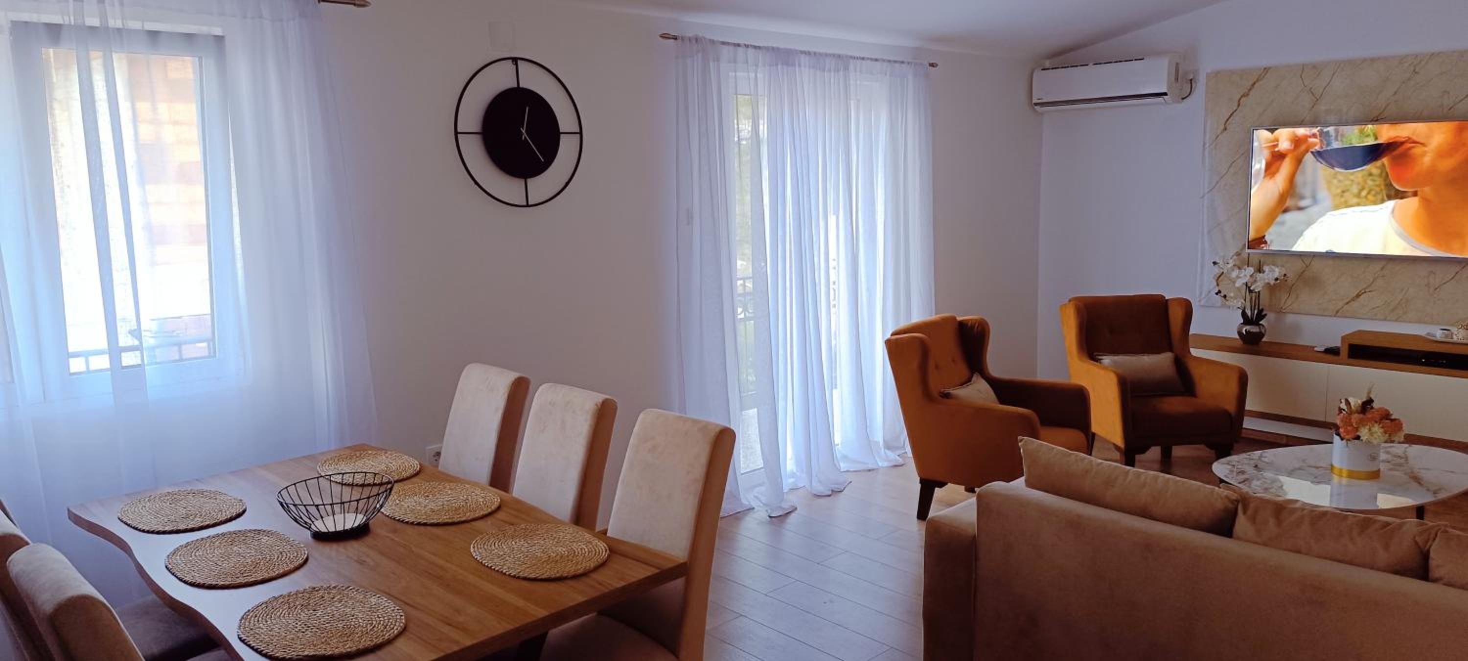 Apartman Lara 3 view 2