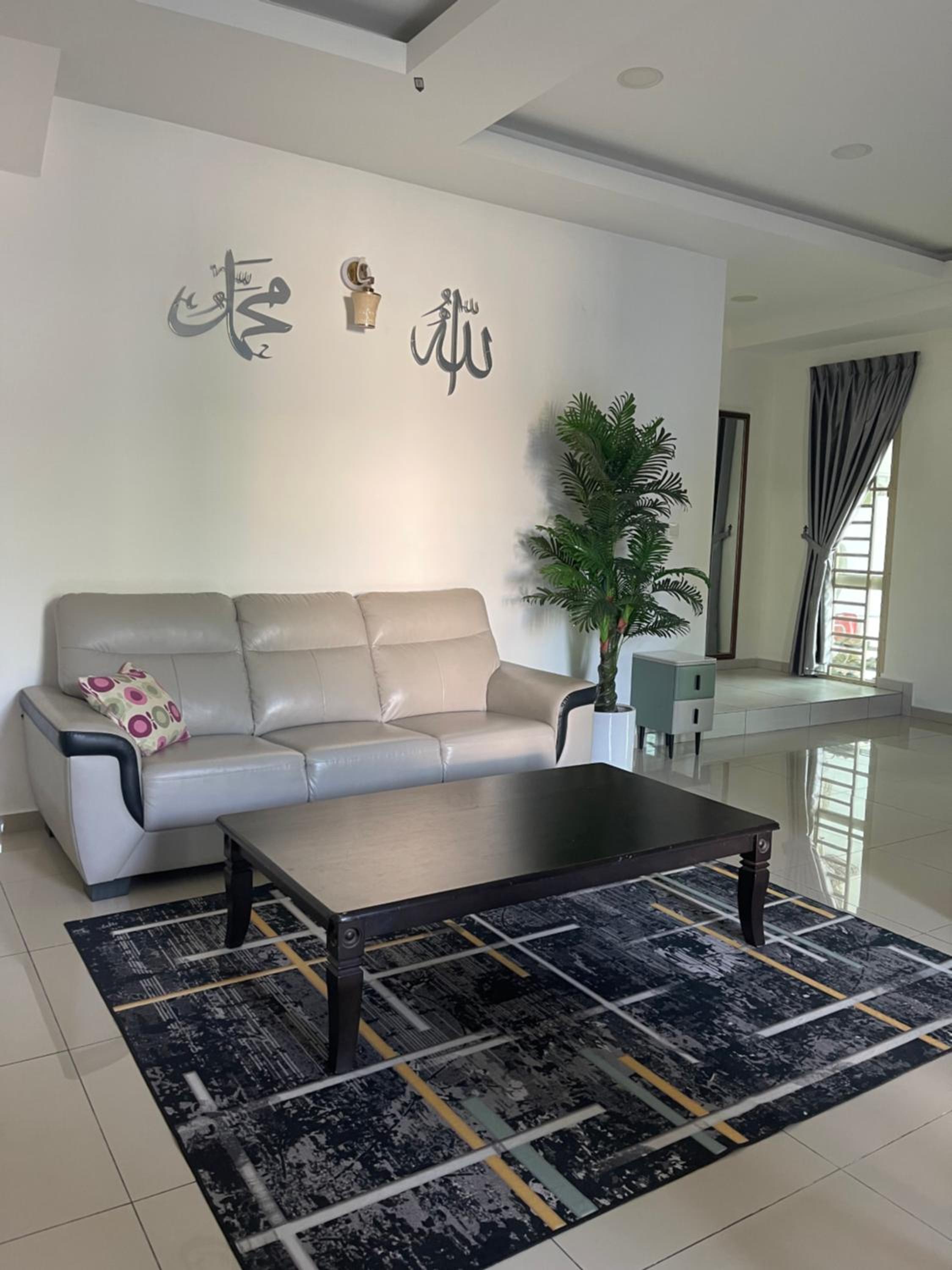 AR HOMESTAY big corner lot