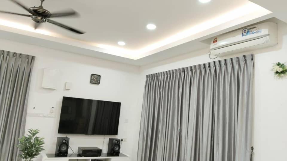 AR HOMESTAY big corner lot