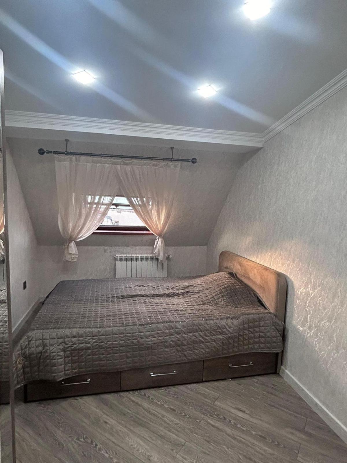 3 floors 4 bedroom seaside apart