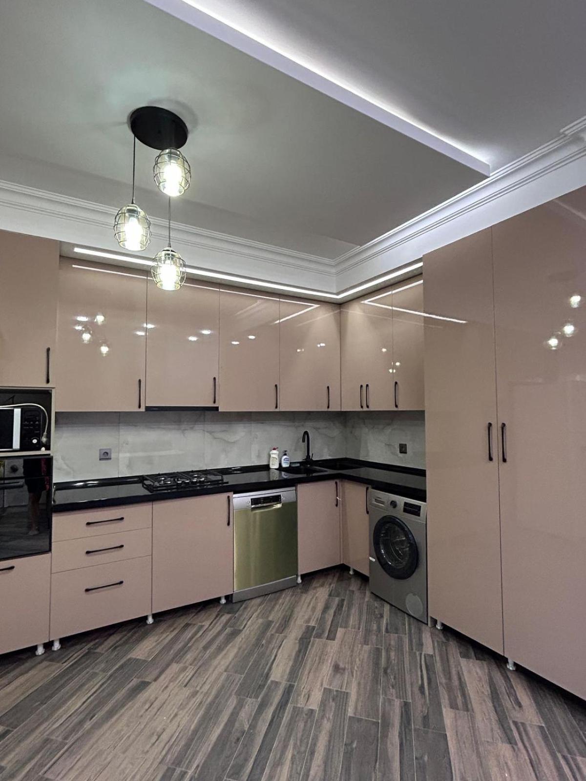 3 floors 4 bedroom seaside apart