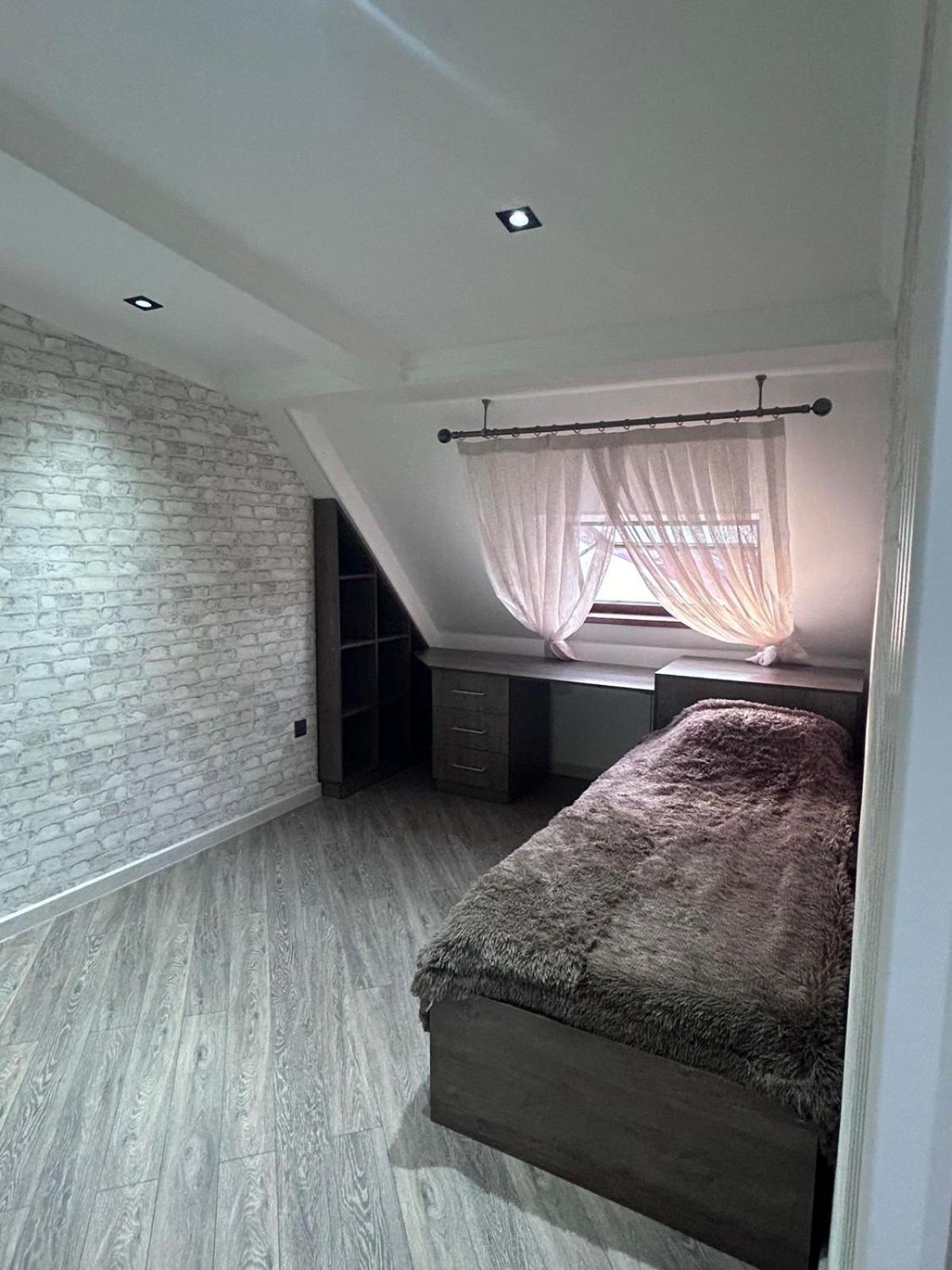 3 floors 4 bedroom seaside apart