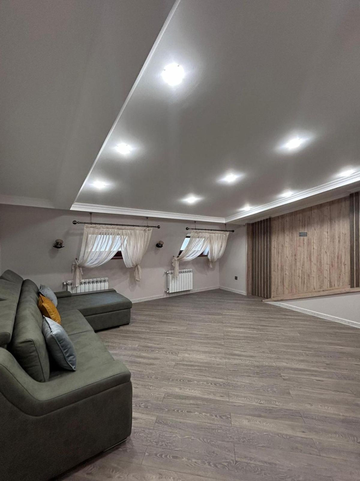 3 floors 4 bedroom seaside apart