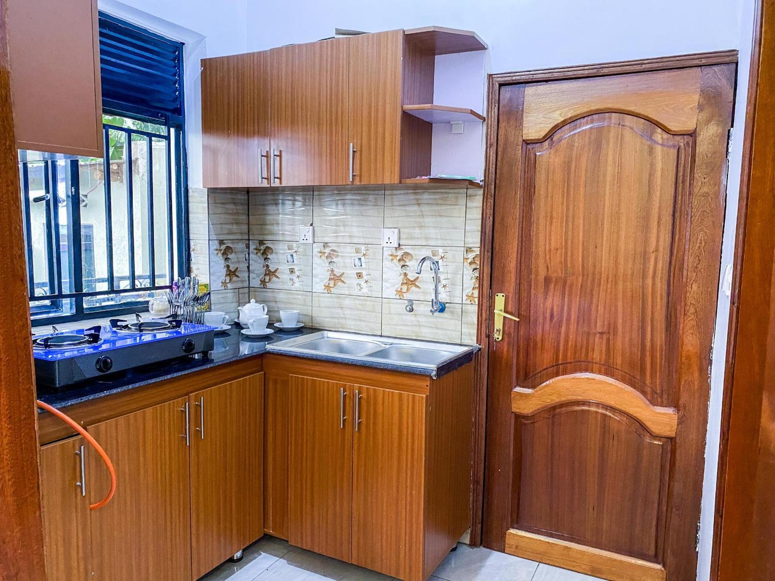 chriswine guest house