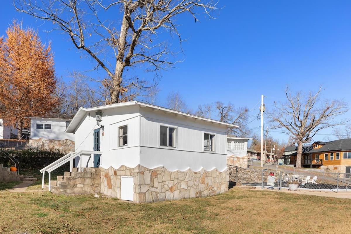 Adorable Lakefront Cottage - Rockaway Beach