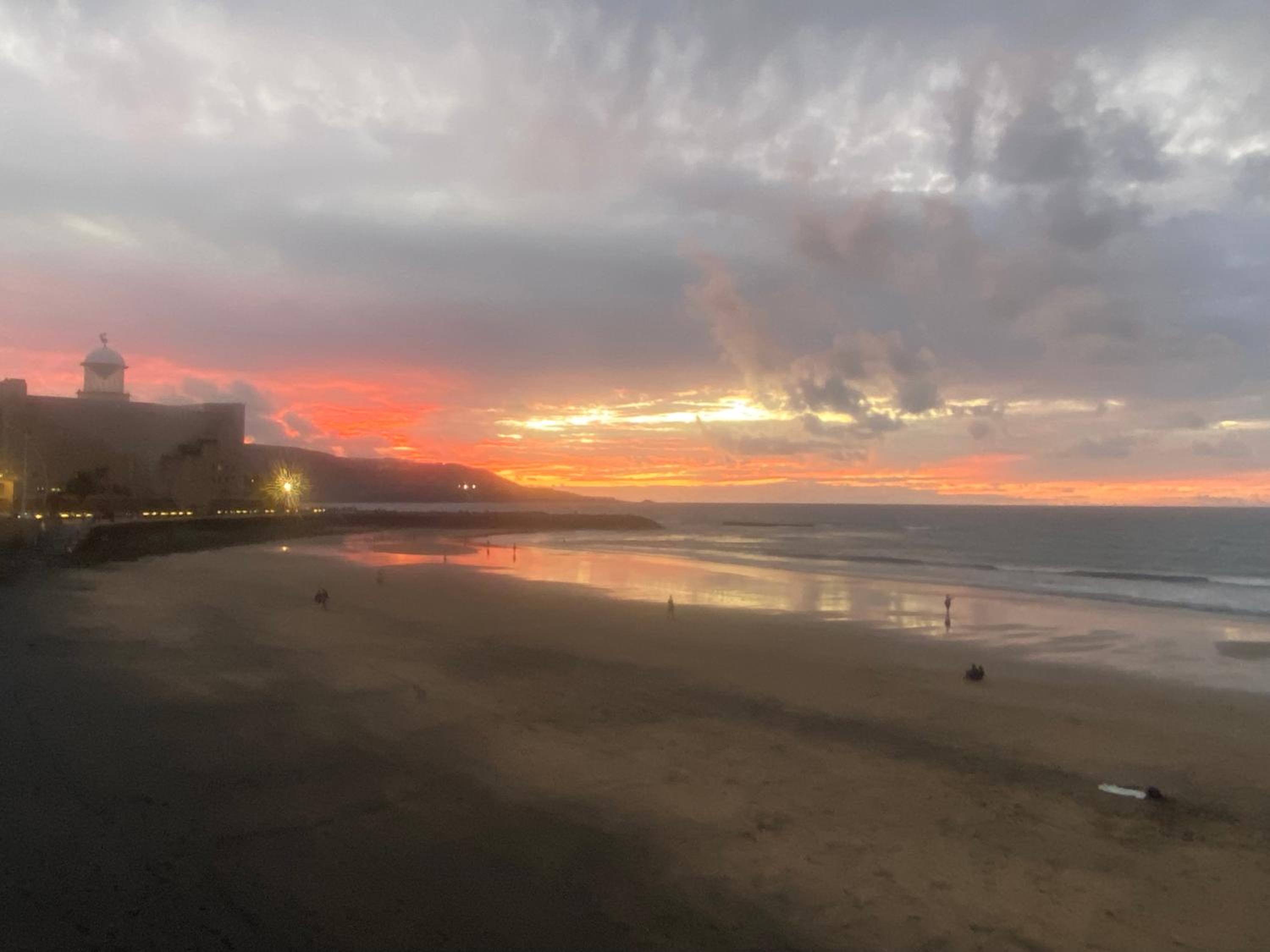 Acogedora vivienda con parking en la Playa de Las Canteras