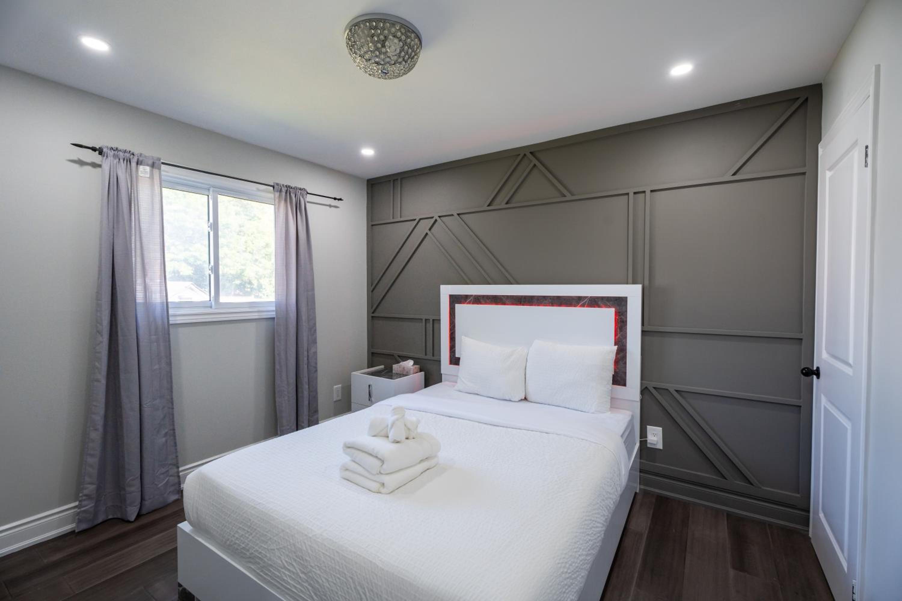 Chic and Cozy 5 Bedroom House