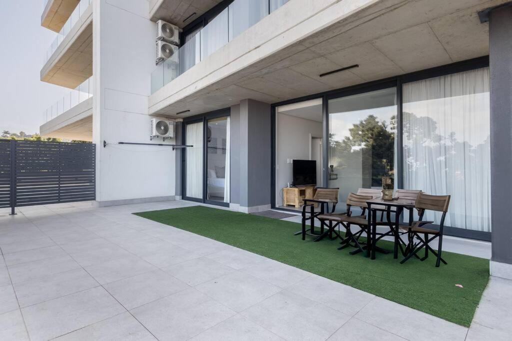 Spacious 3 bed HUGE patio w panoramic views view 5