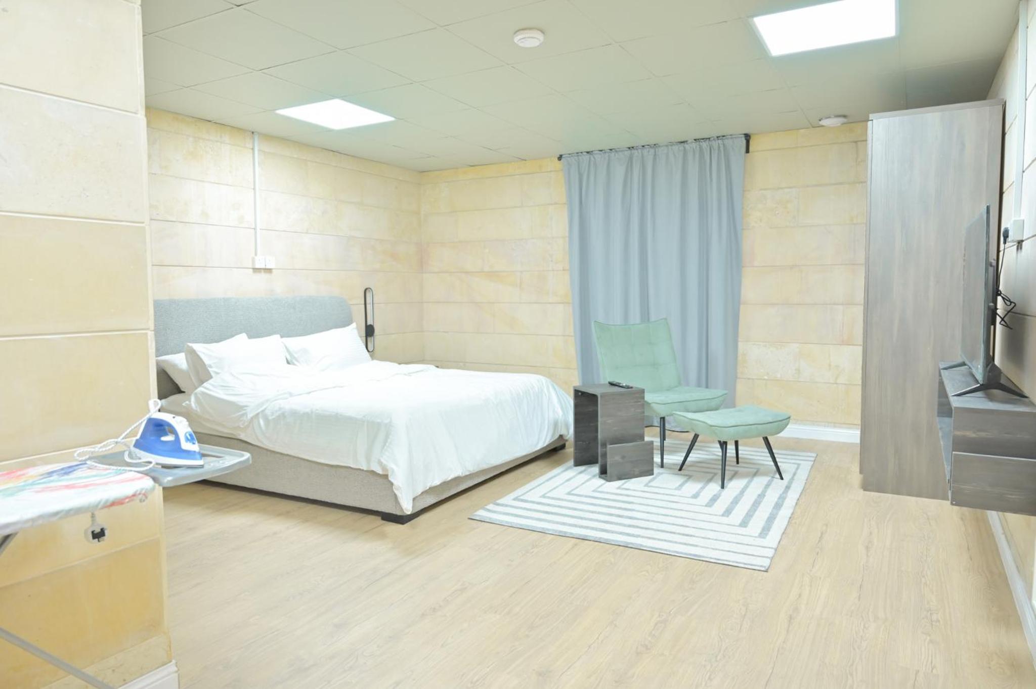 Hotel Modern & New furnished Apartments - 10 Mins Drive to Beach - Image 1