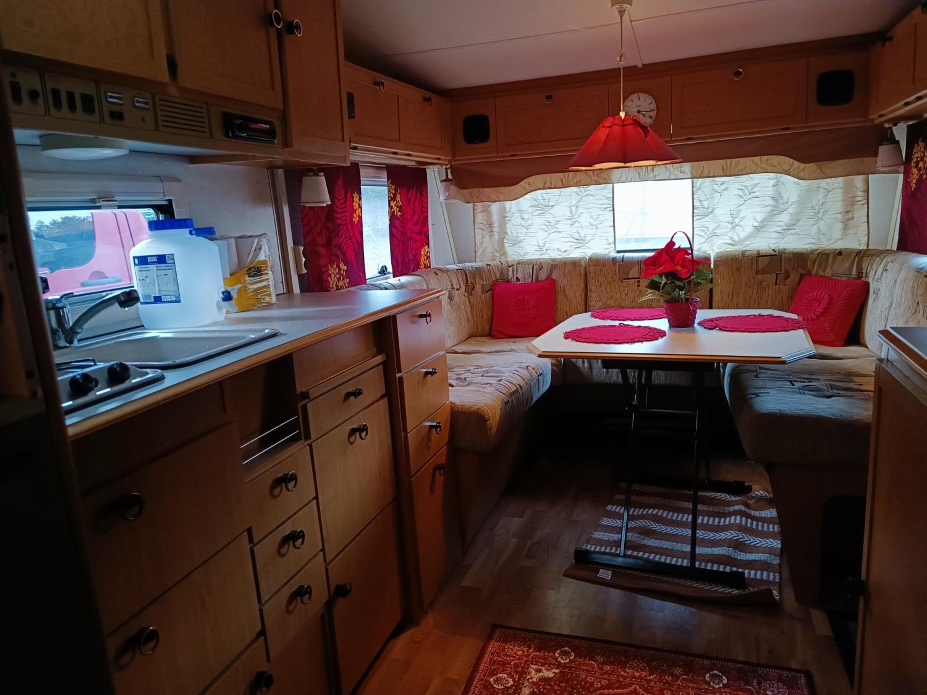 Santa's winter Caravan-Kabe Royal