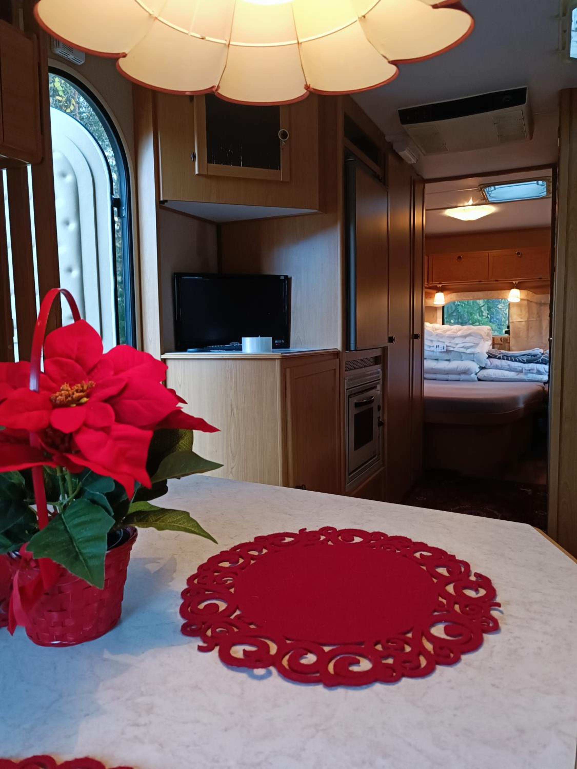 Santa's winter Caravan-Kabe Royal