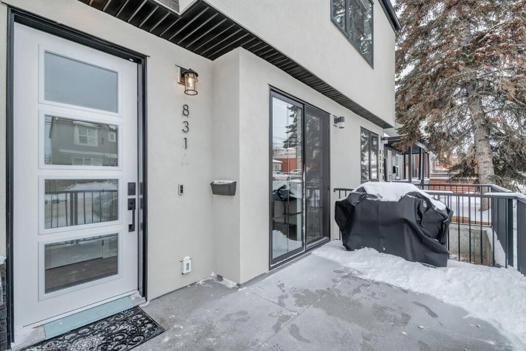 Elegant Townhouse In The Heart of Calgary