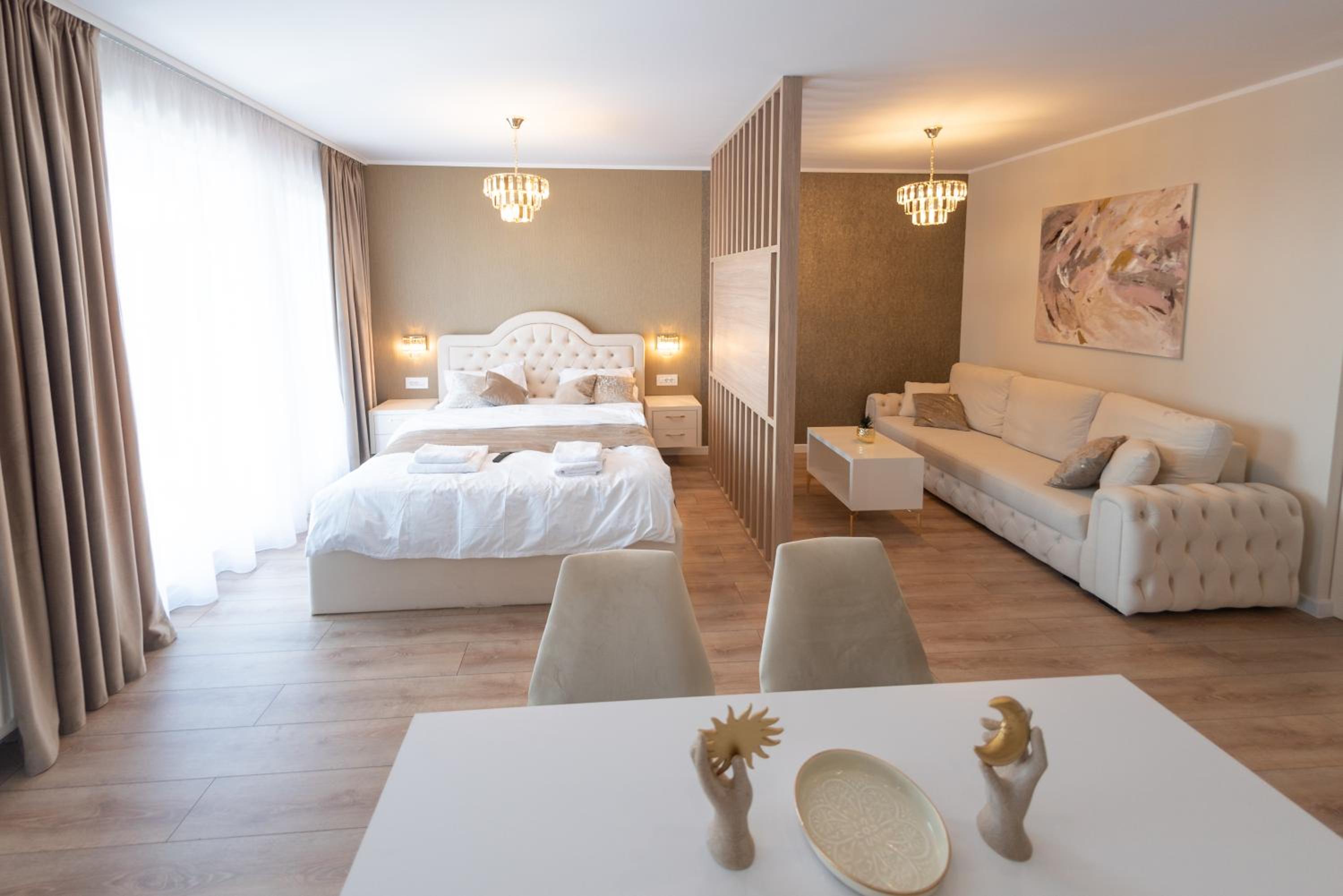 Uranus Luxury Studio Apartment