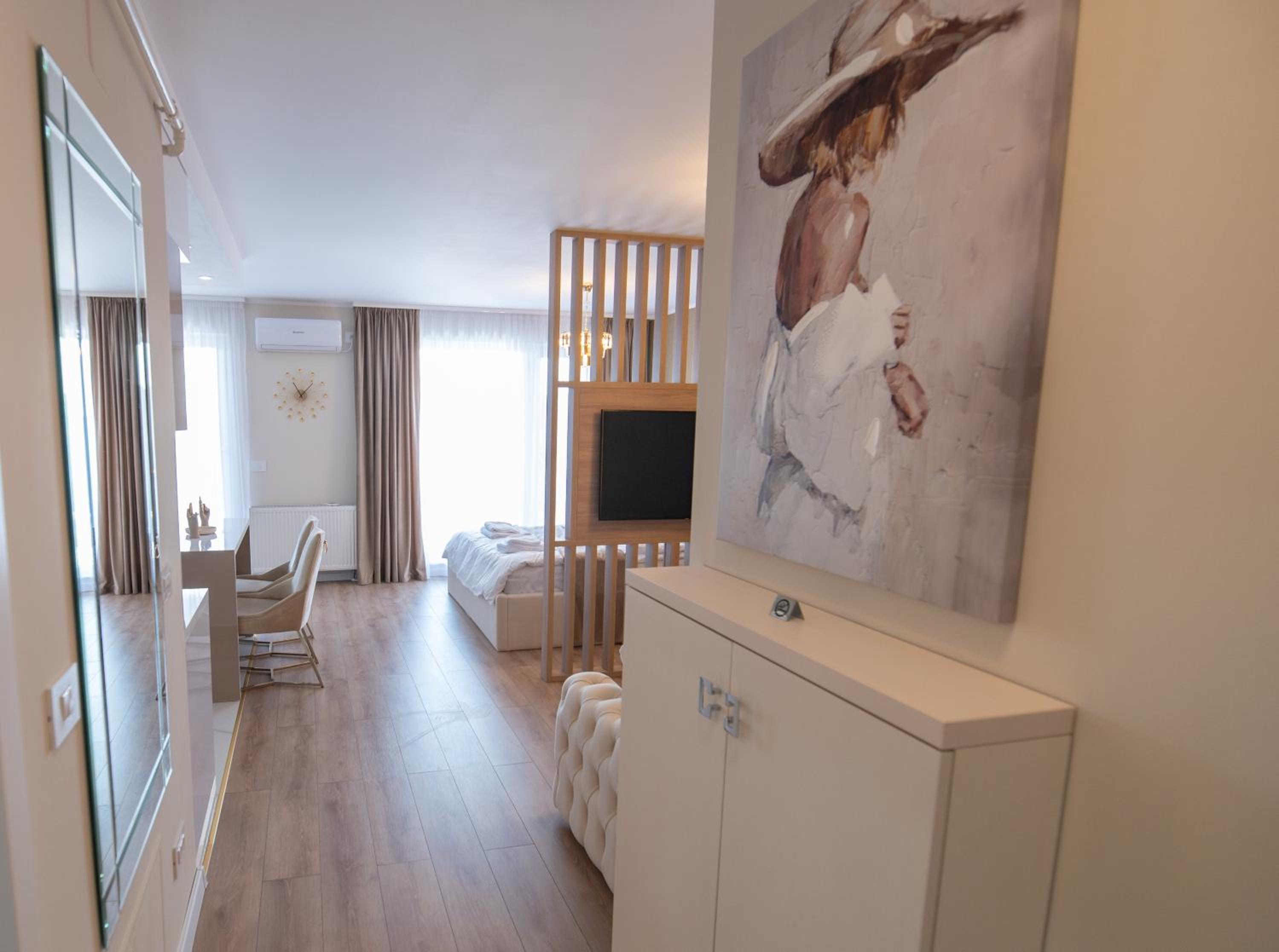 Uranus Luxury Studio Apartment