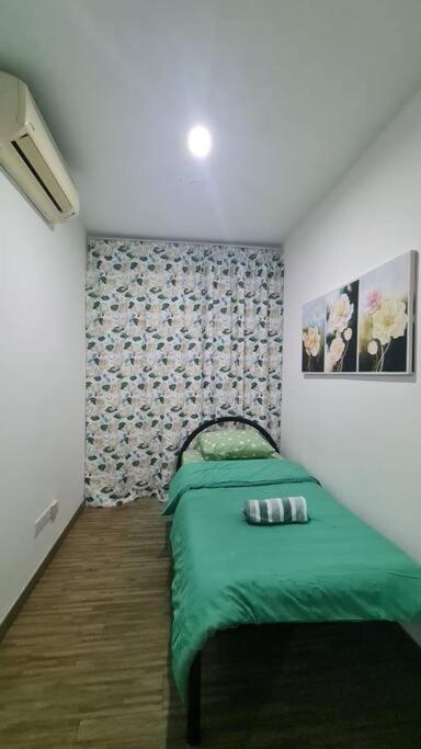 Cozy studio family lake view SETAPAK CENTRAL MALL