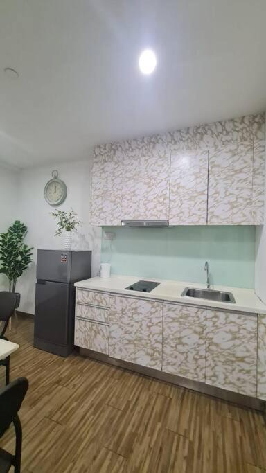 Cozy studio family lake view SETAPAK CENTRAL MALL