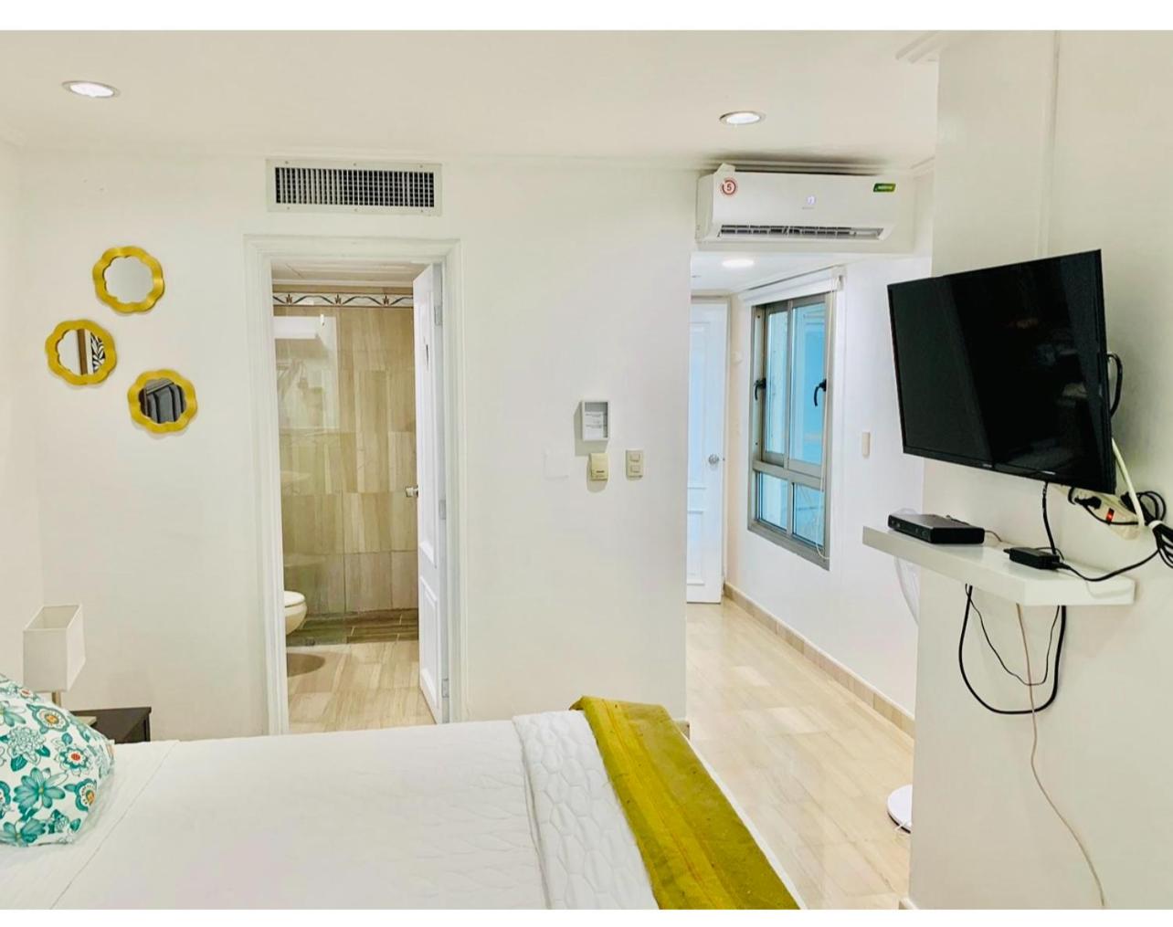 Spectacular Condominium between the city and the sea