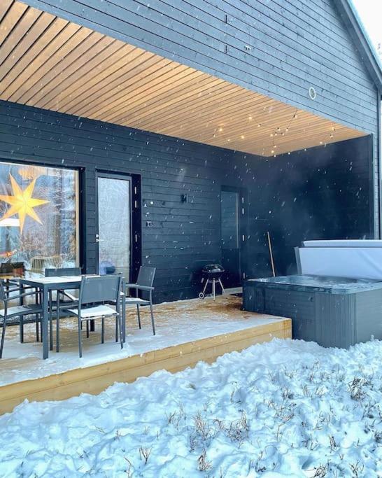 Exclusive Nordic Cabin Resort - 5 New Cottages on One Private Propert - Sleeps 40