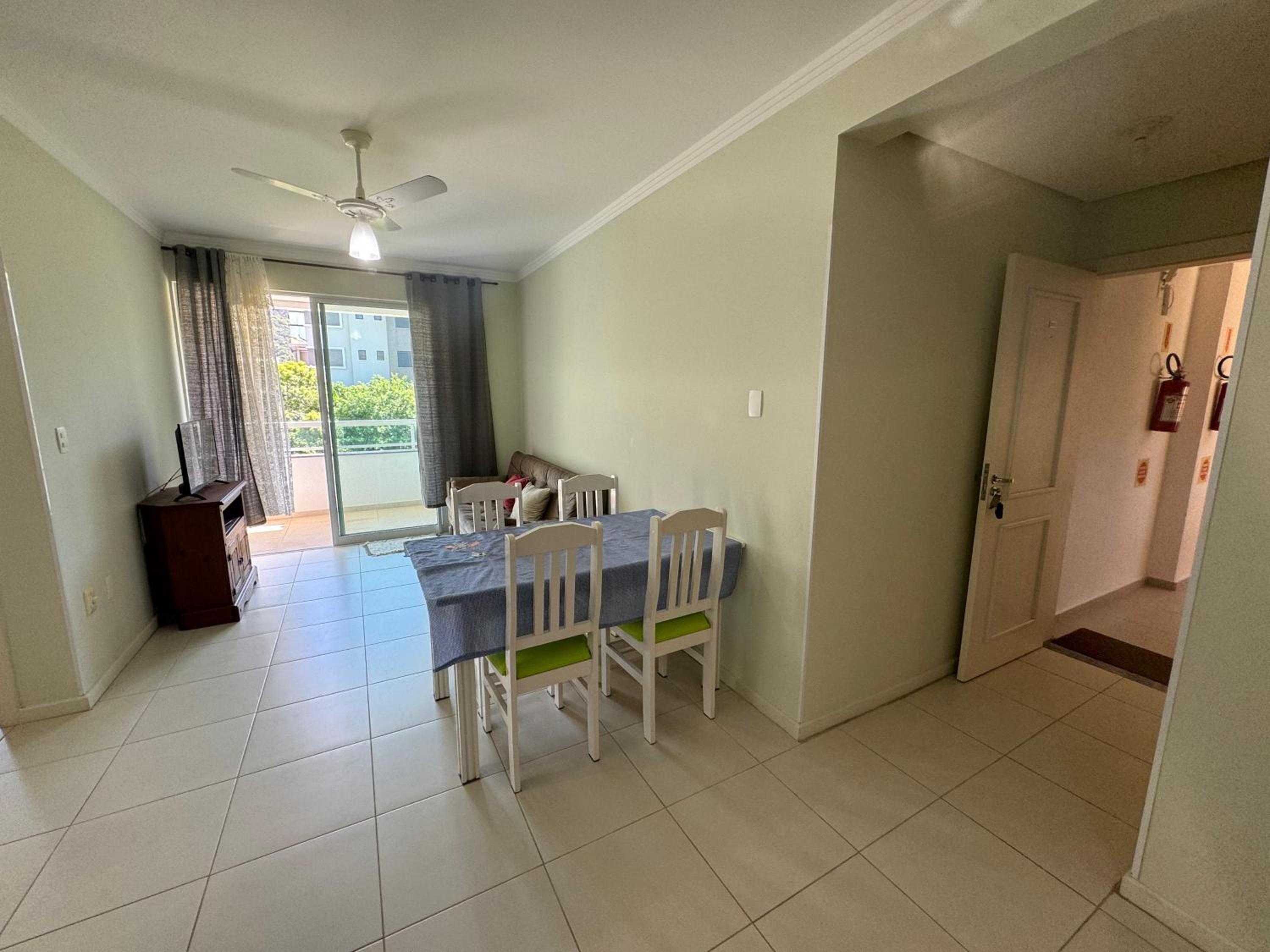 Cód 60 - Apartamento á 250 m do mar