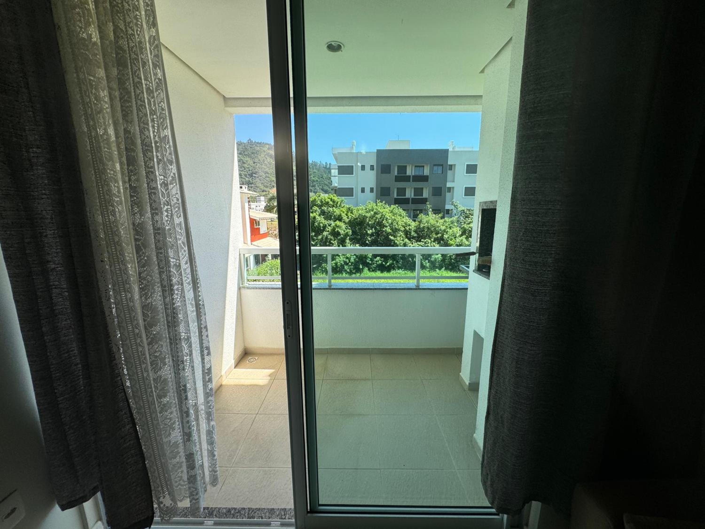 Cód 60 - Apartamento á 250 m do mar