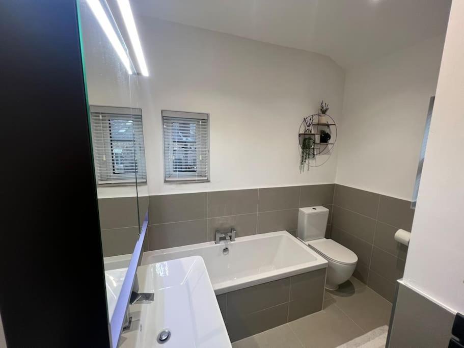 4 Bed End Terrace - sleeps 7 view 5
