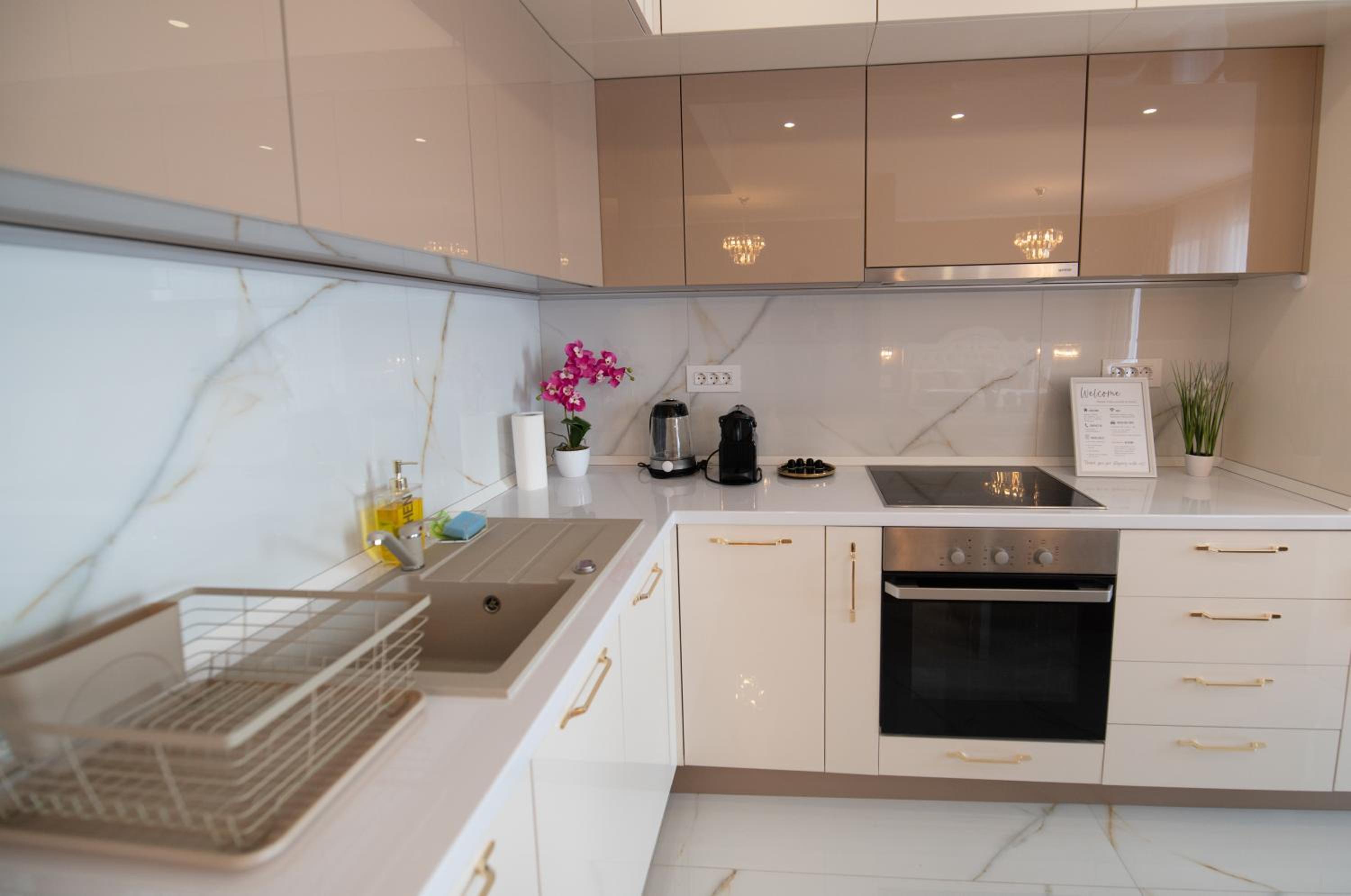 Uranus Luxury Studio Apartment