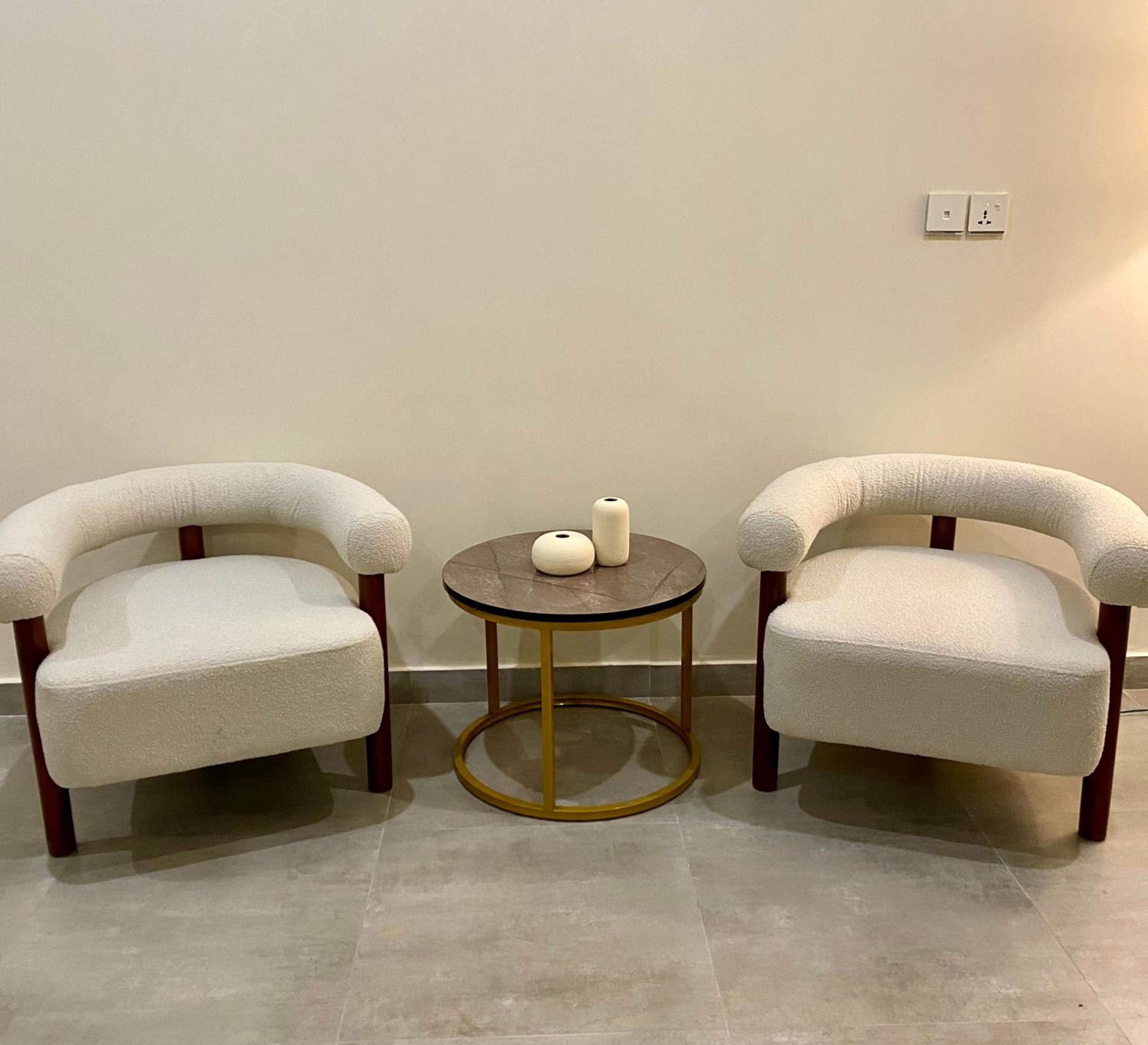 Skypark One Gulberg - Apartments by Superhost