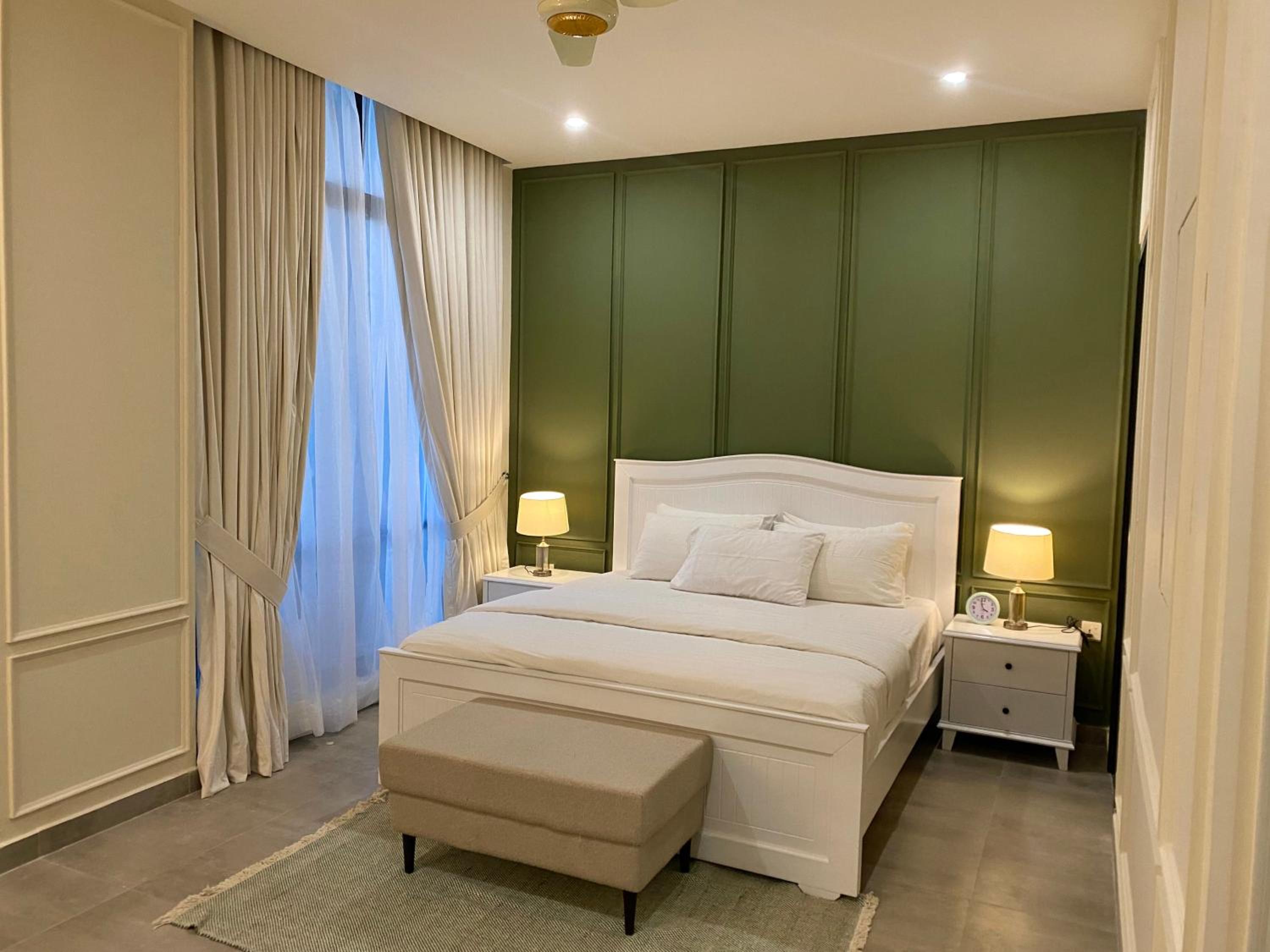 Skypark One Gulberg - Apartments by Superhost