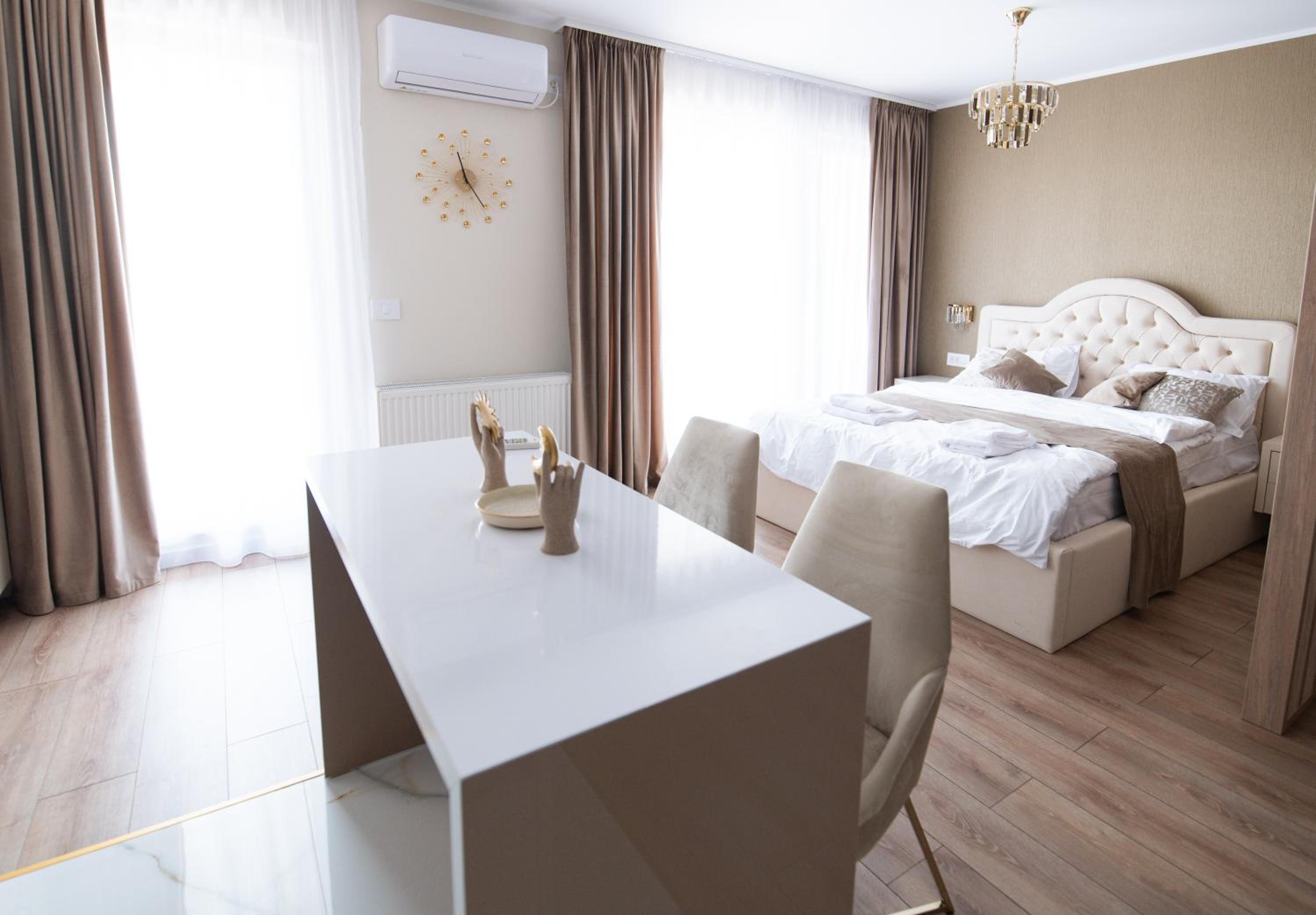 Uranus Luxury Studio Apartment