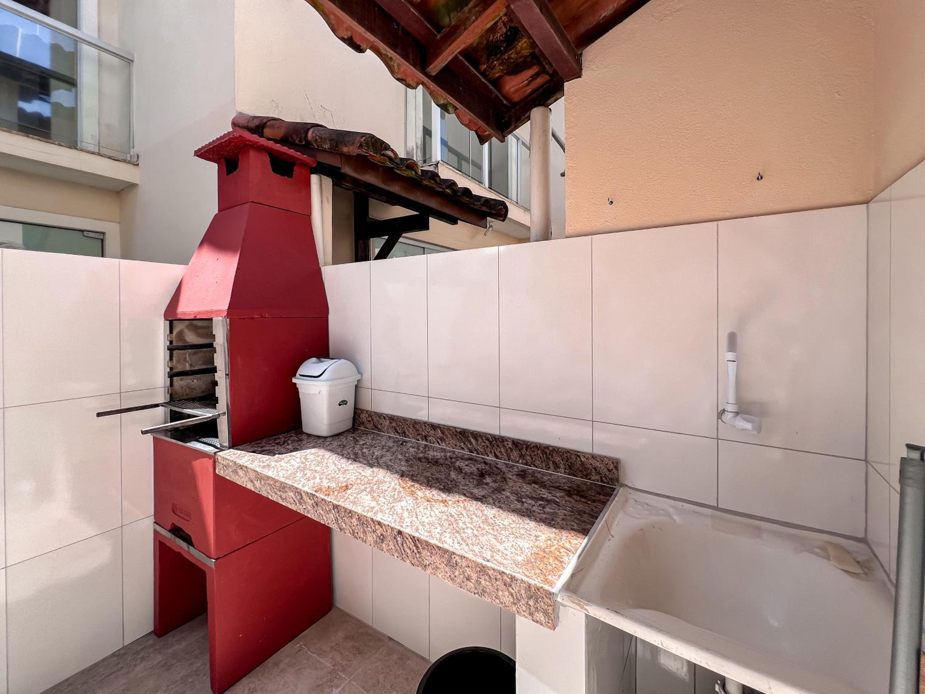 Casa com lazer completo perto da praia Taperapuan